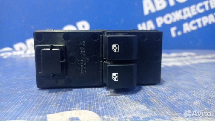 Блок управления стеклоподъемниками Kia Ceed