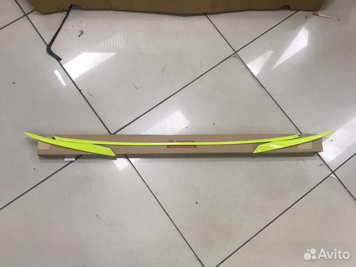 Накладка переднего бампера toyota c-hr оригинал