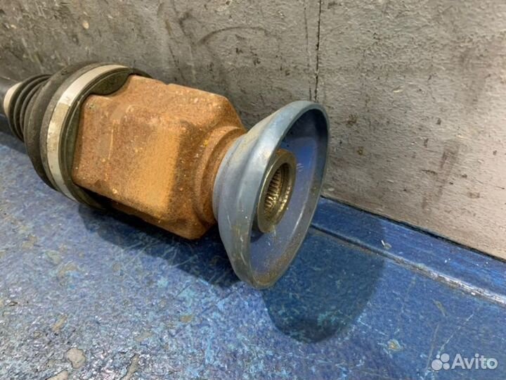 Привод передний правый Volkswagen Tiguan NF CCZ