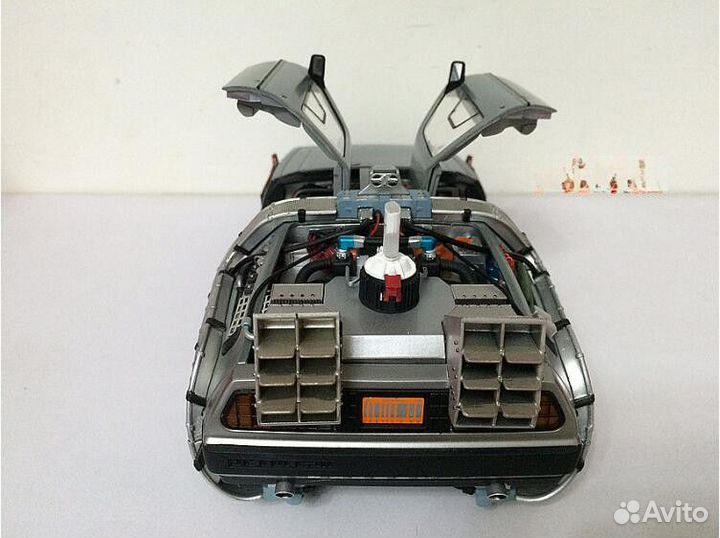 DeLorean DMC-12 