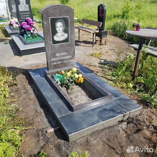 Памятники
