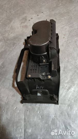 Подстаканник Mazda 3 BK 2005 BP4K64431