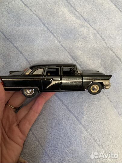 Модели автомобилей СССР Чайка газ-13