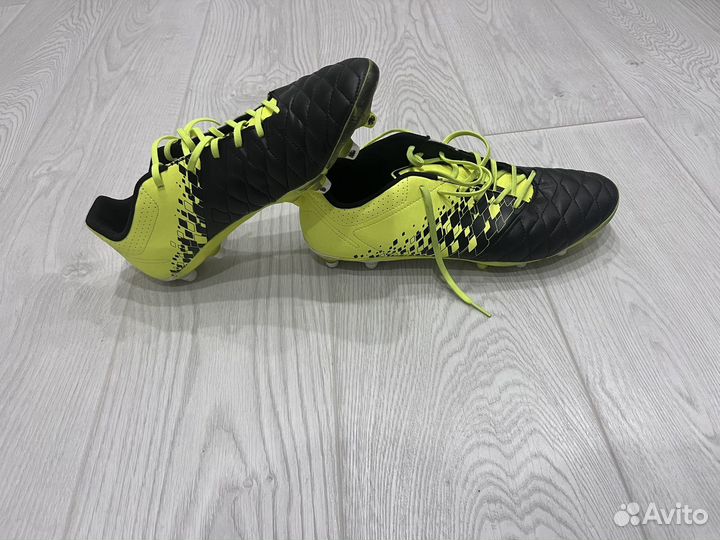 Футбольные бутсы