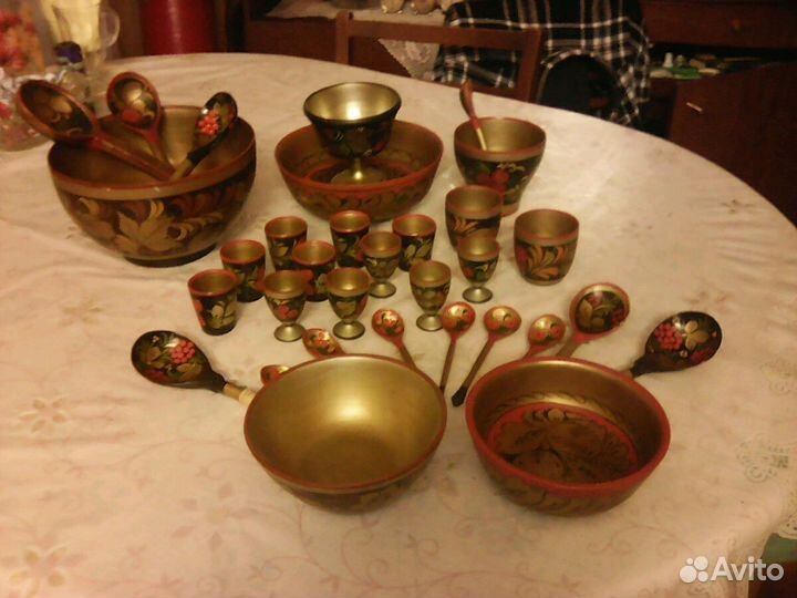 Посуда с хохломской росписью