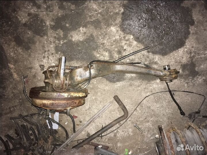 Рычаг задний продольный правый Mitsubishi Carisma