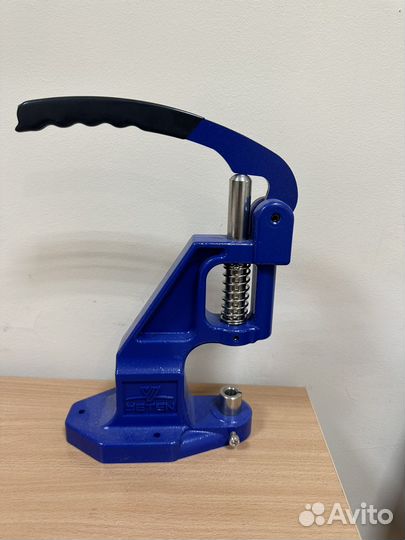 Пресс для установки кнопок