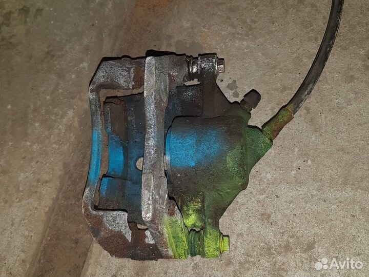 Суппорт передний левый Ford Mondeo 3 2000-2007