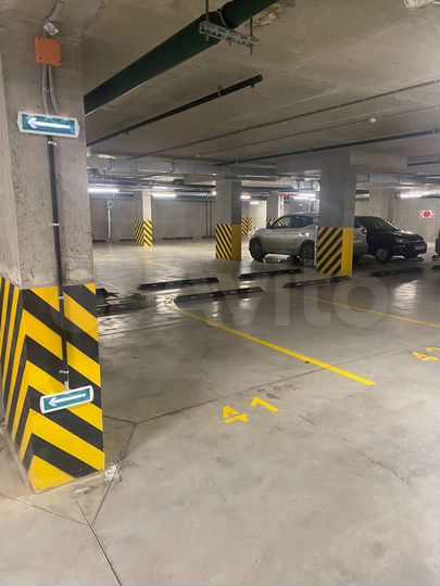 Машиноместо, 13 м²