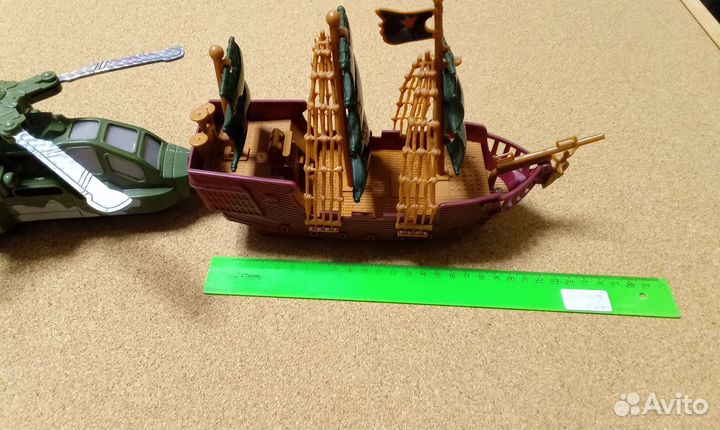 Детские игрушки солдатики корабль вертолет