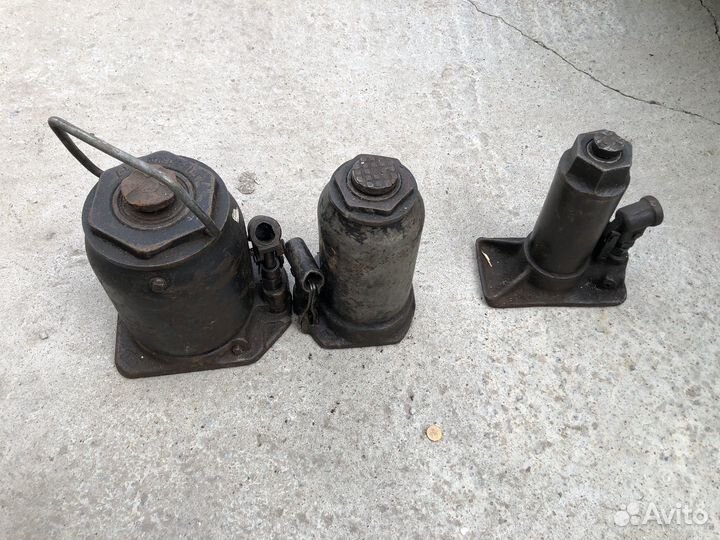 Домкрат винтовой