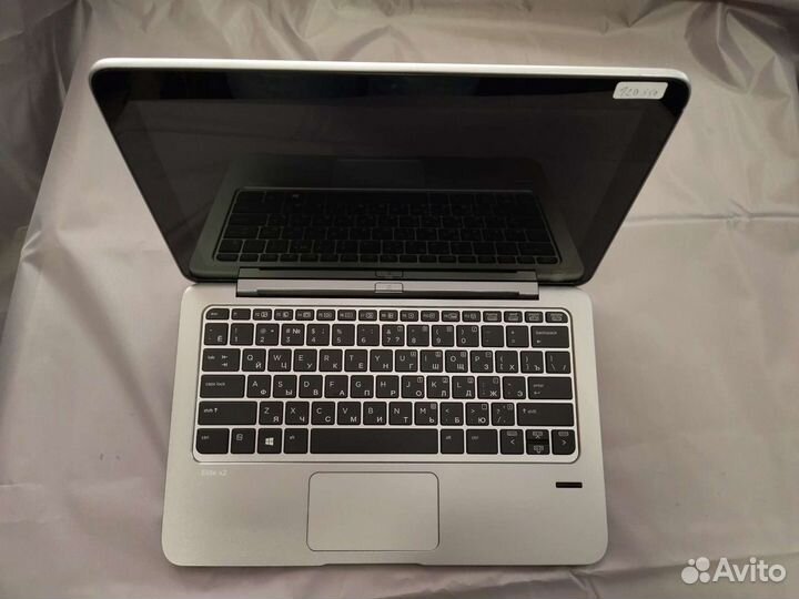 HP 1011 G1 M-5Y71/ 8/ 256 / 4G 11.6