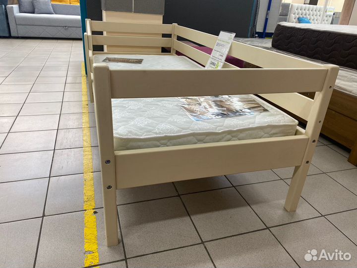 Кровать односпальная лиственница новая