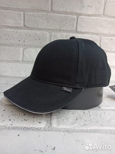 Кепки-бейсболки разных цветов из хлопка