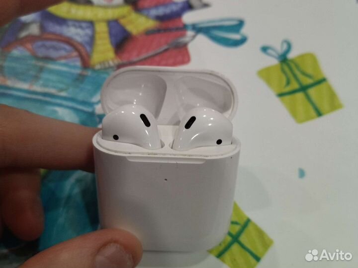 Беспроводные наушники apple airpods