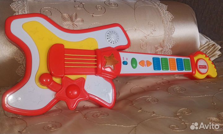 Музыкальная игрушка Fisher Price «Гитара»