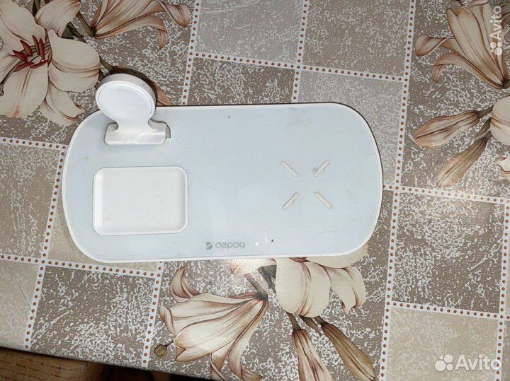 Беспроводная зарядка для iPhone 3 в 1