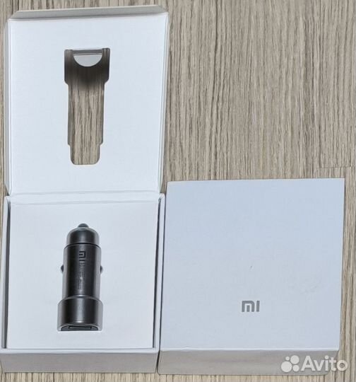 Автомобильное зарядное устройство Xiaomi 2 USB12вт