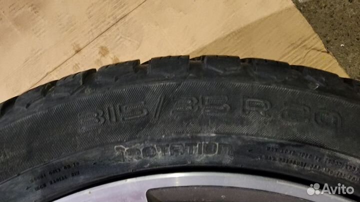 Nokian Tyres Hakkapeliitta 9 315/35 R20