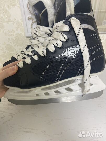 Коньки хоккейные