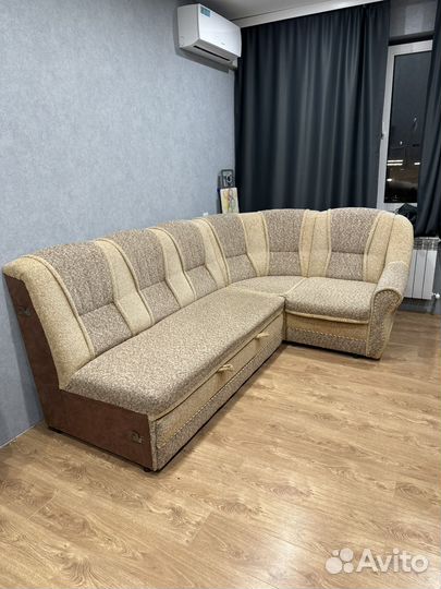 Диван угловой и кресло б/у