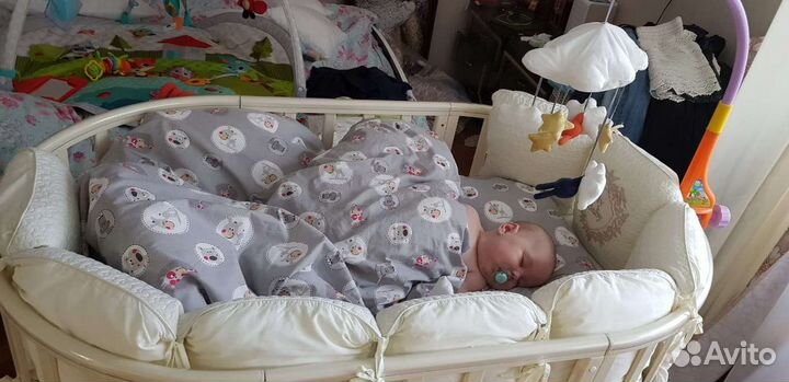 Детская кроватка трансформер с маятником