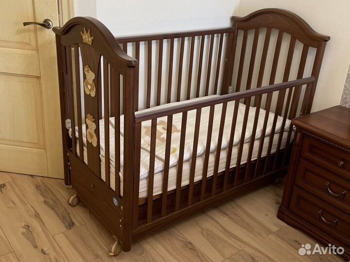 Детская кроватка pali и комод