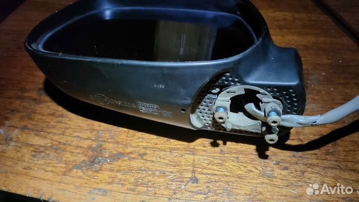 Зеркало левое Toyota Sienta 2003-2006