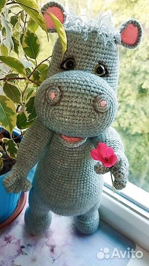 Игрушка бегемотик