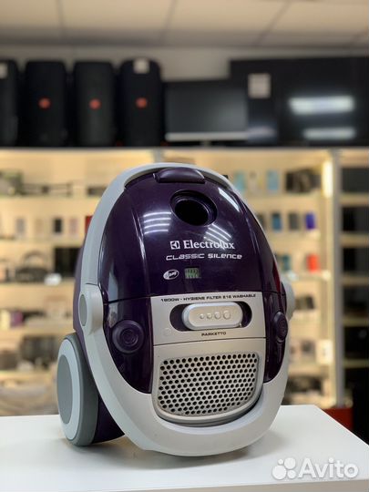 Пылесос Electrolux 1800W