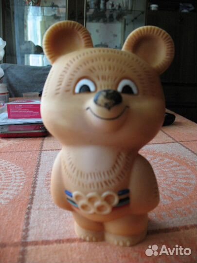 Мишка олимпийский со свистулькой