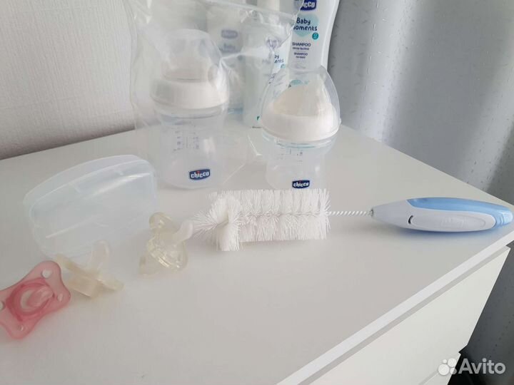 Chicco / бутылочки, ерщик, соски