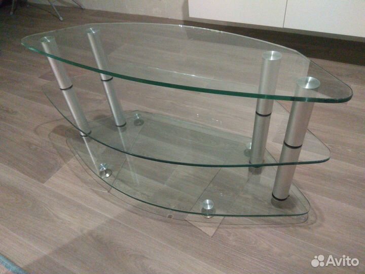 Полка стеклянная под TV