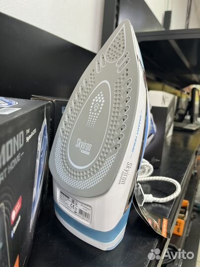 Новый утюг Redmond Skylron RI-C273S