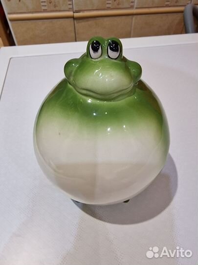 Статуэтка лягушка