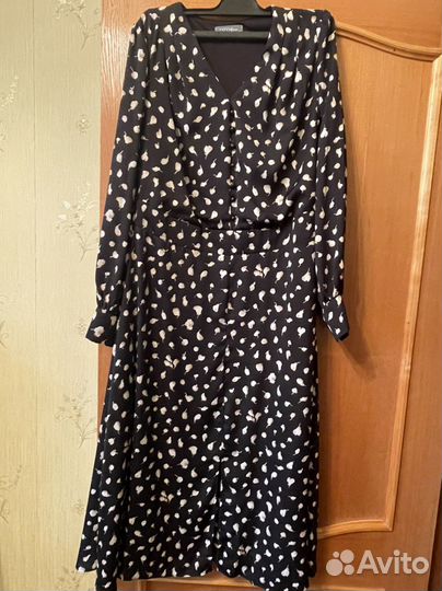 Много новых разных платьев