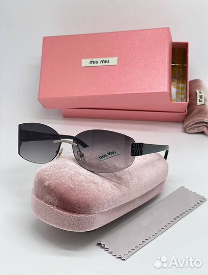 Солнцезащитные очки miu miu