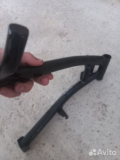 Подножка центральная