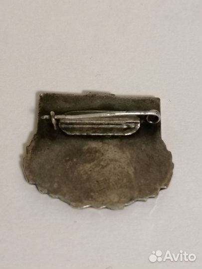 Значок яаз 1958г