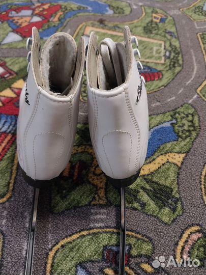 Коньки фигурные 30 размер