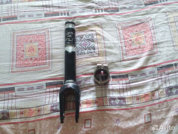 Вилка и зажим