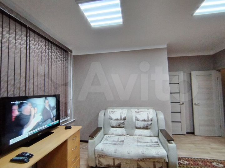 2-к. квартира, 42 м², 1/4 эт.