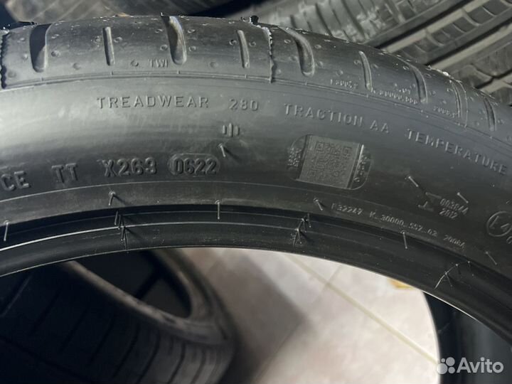 Pirelli P Zero PZ4 315/35 R22