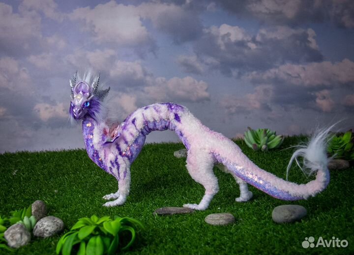 Дракон Стелла подвижная в смешанной технике
