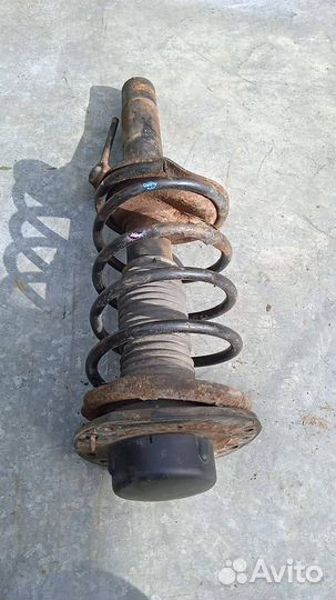 Стойка амортизатора передняя левая Citroen Xsara