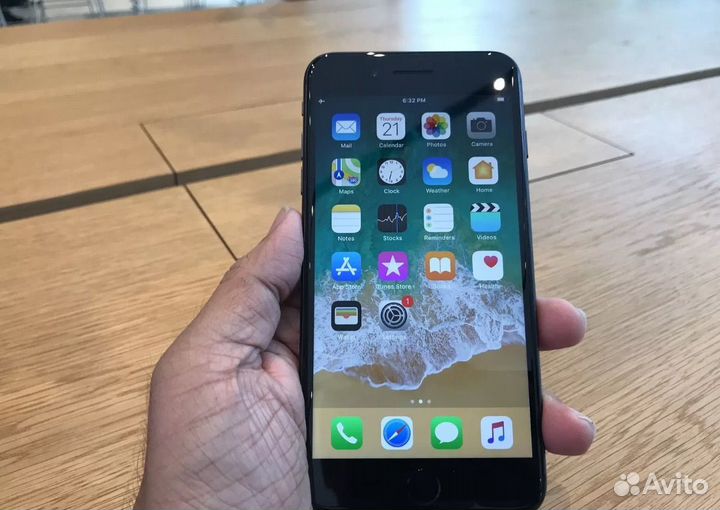iPhone 8, 64 ГБ