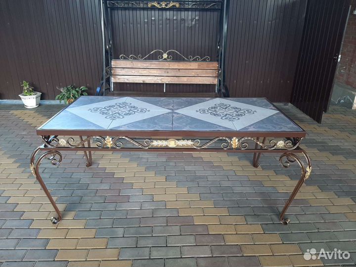 Стол кованный