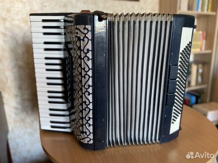 Продаю аккордеон 4/4 готовый