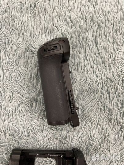 Батарейный блок/battery grip/ nik-d7100b