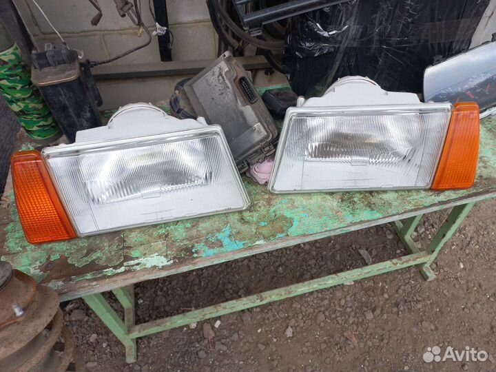 Продам передние фары на ваз 2109
